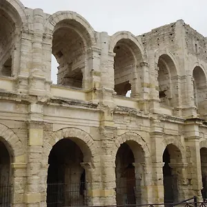 Maison Typiquement Arlésienne Hébergement de vacances