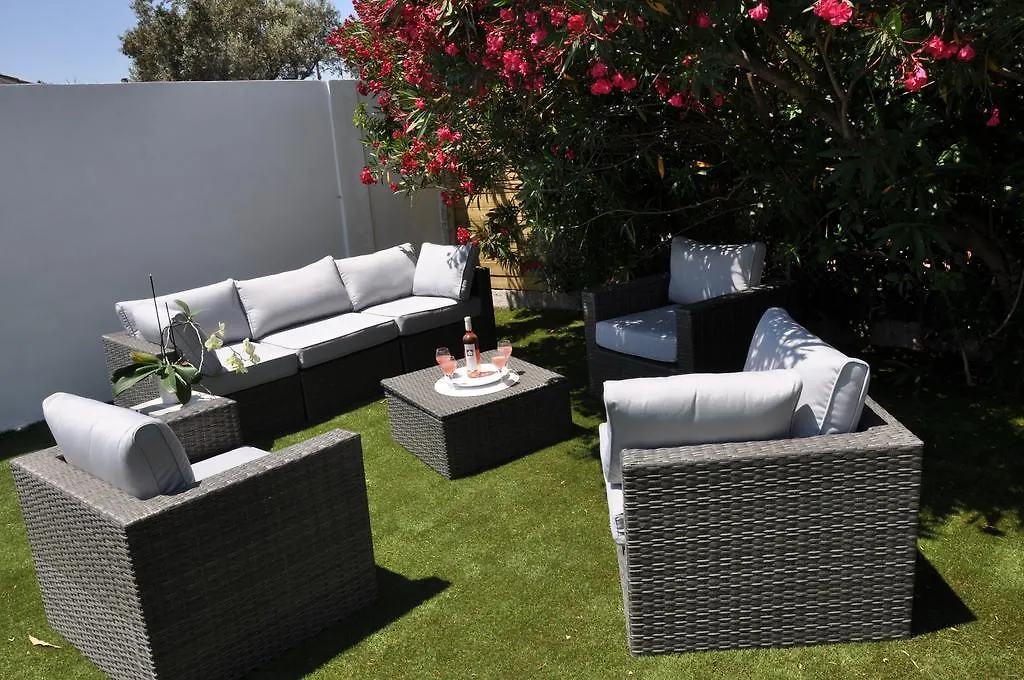 Holiday In Arles -Villa Jacuzzi 0*,  France